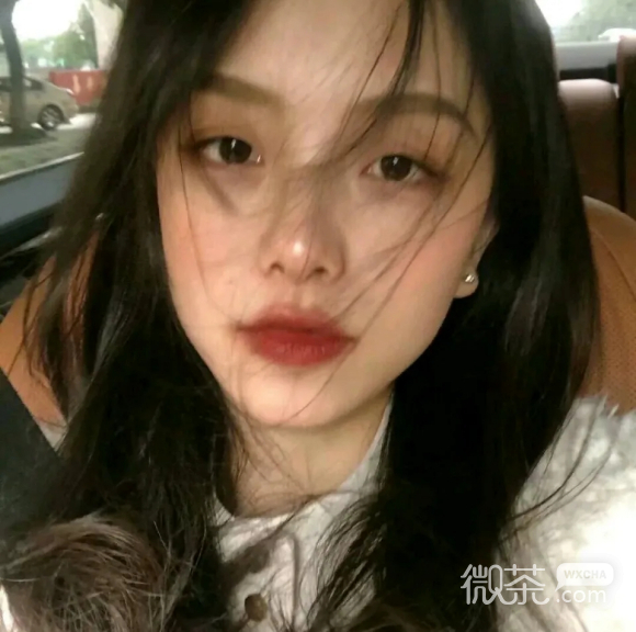 最潮干练佛系微信女生头像
