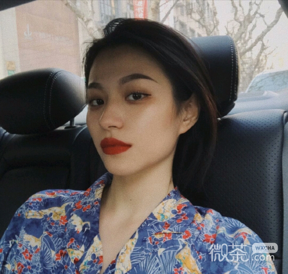 最潮冷酷迷人微信女生头像