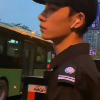 抖音不心动男生自截头像