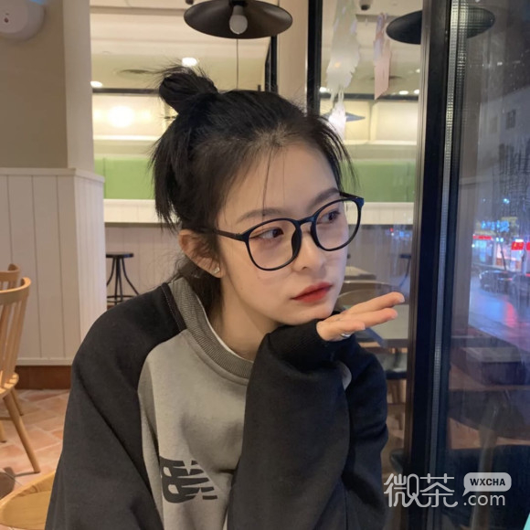 俏皮御姐时尚微信女生头像