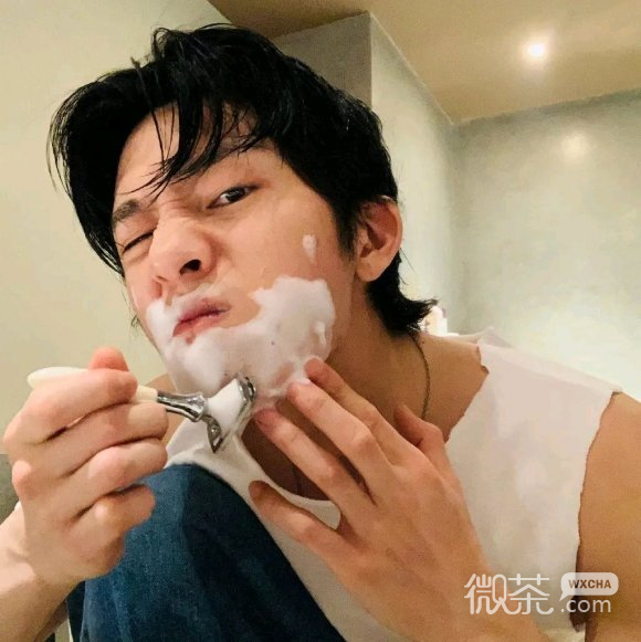 微信性感最潮阳光男生头像