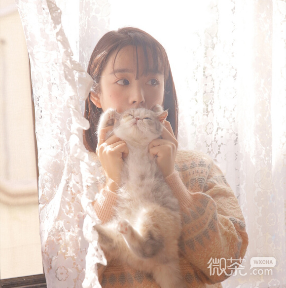 微信阳光干练佛系女生头像