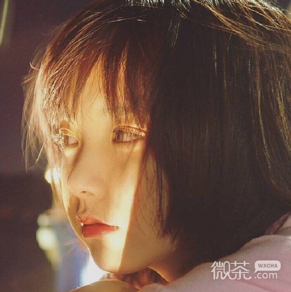 微信阳光干练佛系女生头像