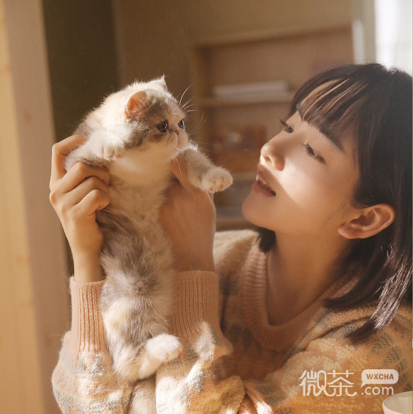 微信阳光干练佛系女生头像