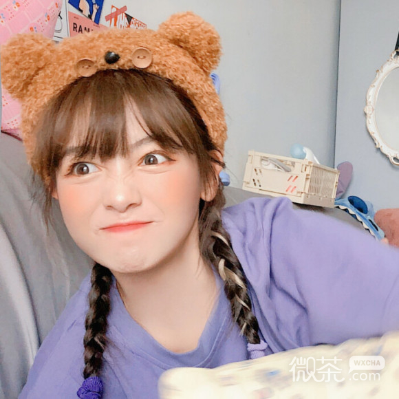 微信长发卡通阳光女生头像
