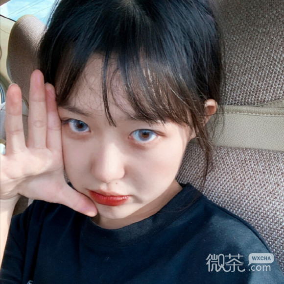 微信长发卡通阳光女生头像