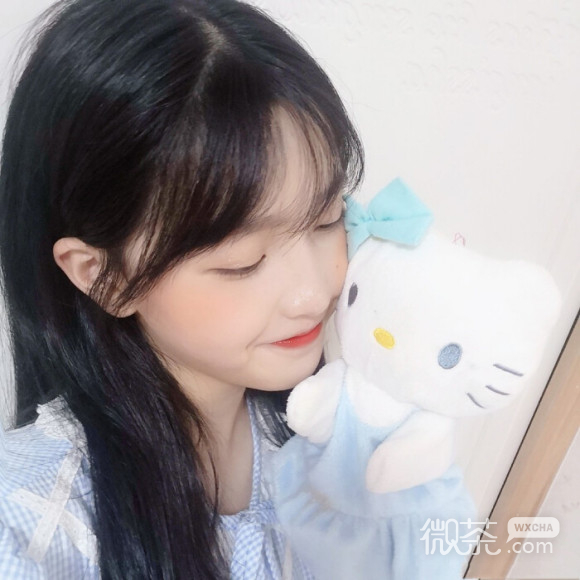 微信长发卡通阳光女生头像