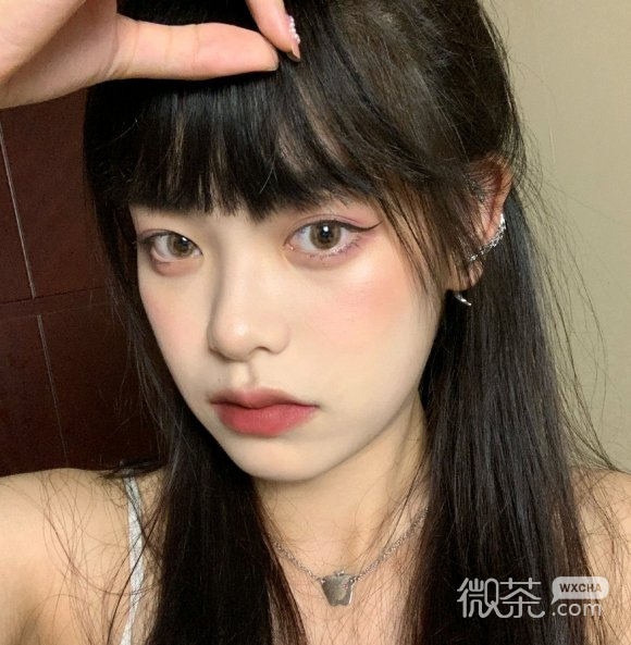 微信最潮快手干练女生头像