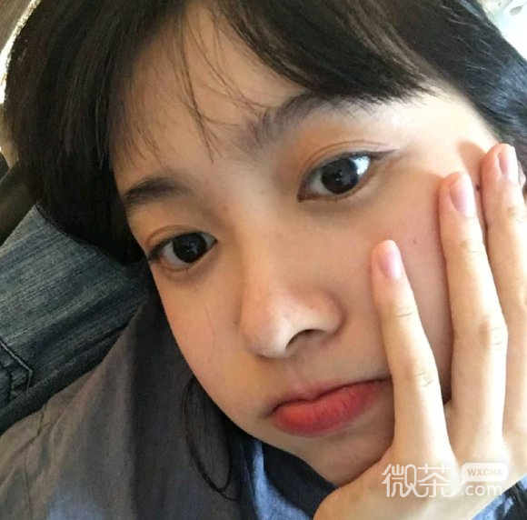 微信最潮快手干练女生头像