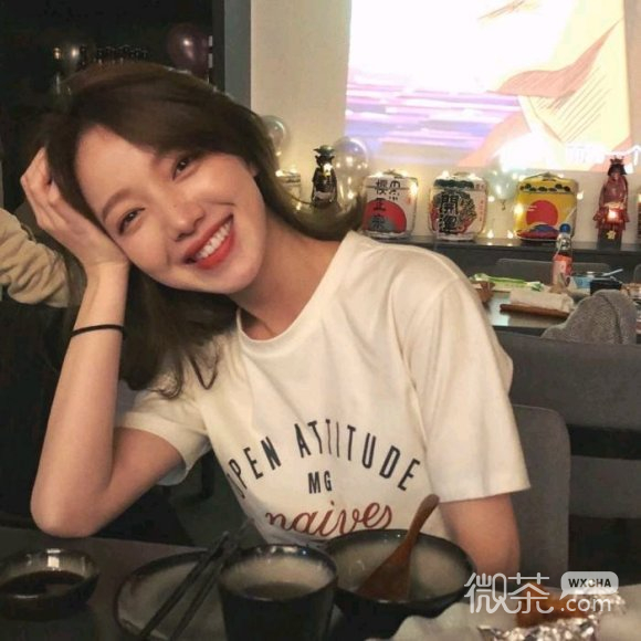 微信最潮佛系阳光女生头像