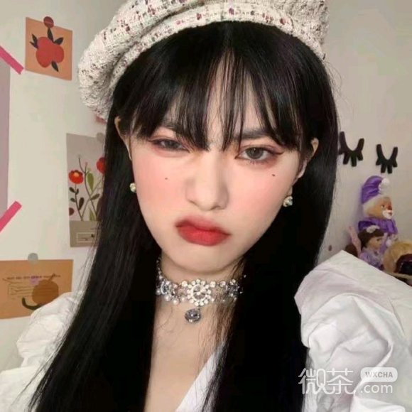 微信最潮快手干练女生头像