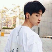 时光小巷的少年微信头像