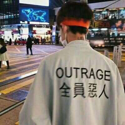 2020新版男背影微信头像