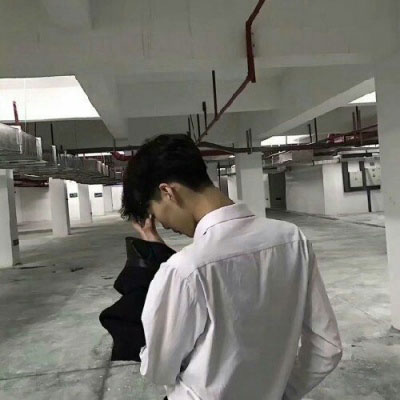 2020新版男背影微信头像