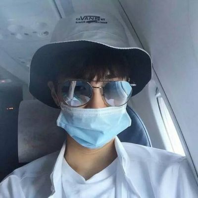 高冷个性男生微信头像