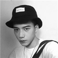 黑白酷帅的男生微信头像