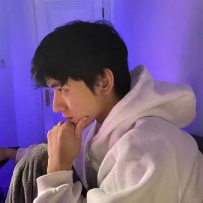 青春阳光帅气校草级的男生微信头像