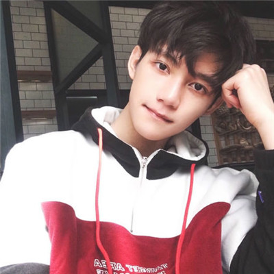 青春阳光帅气校草级的男生微信头像