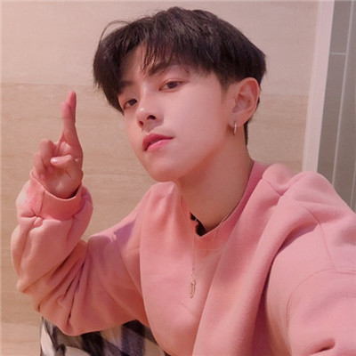 青春阳光帅气校草级的男生微信头像