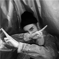 黑白酷帅的男生微信头像