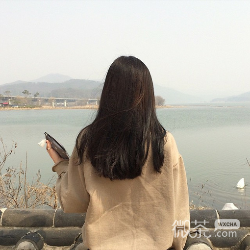 女生背影微信背景图片
