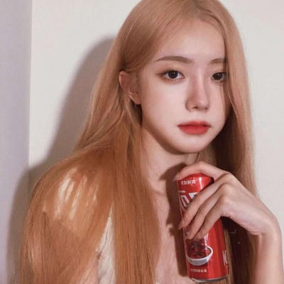 成熟个性酷酷的女生微信头像