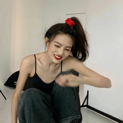 成熟个性酷酷的女生微信头像