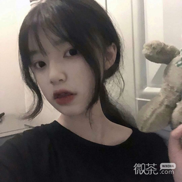 高冷御姐风女生微信头像