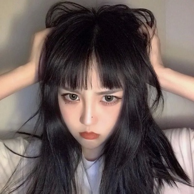 成熟个性酷酷的女生微信头像