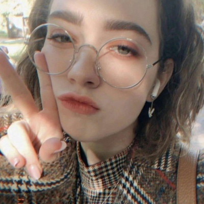 漂亮美女版欧美微信头像