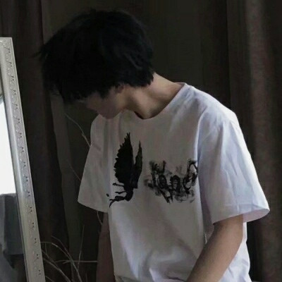 很丧很绝望的孤独男生微信头像