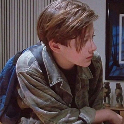 很丧很绝望的孤独男生微信头像