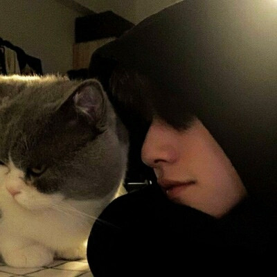 很丧很绝望的孤独男生微信头像