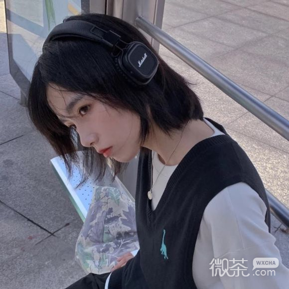 洒脱长发最潮阳光微信女生头像