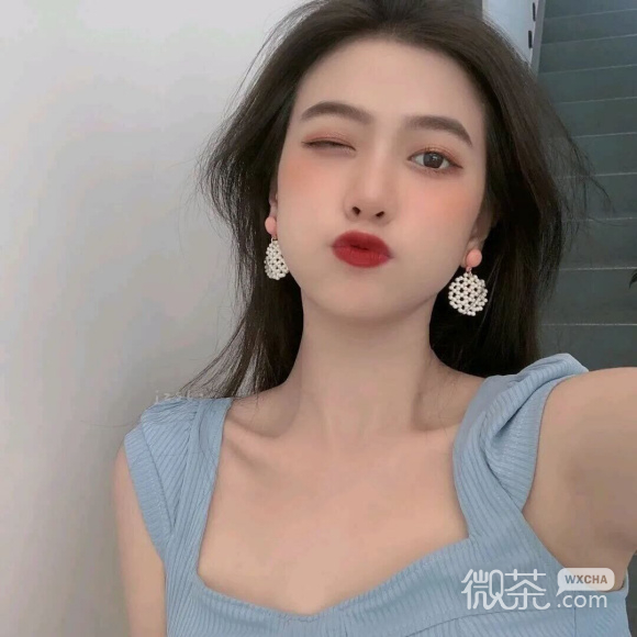 微信洒脱最潮深沉女生头像