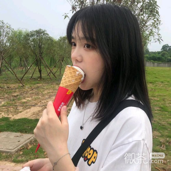 微信洒脱最潮深沉女生头像