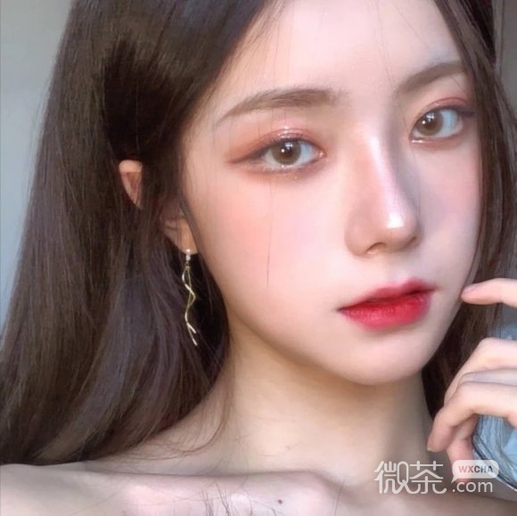 洒脱长发最潮阳光微信女生头像