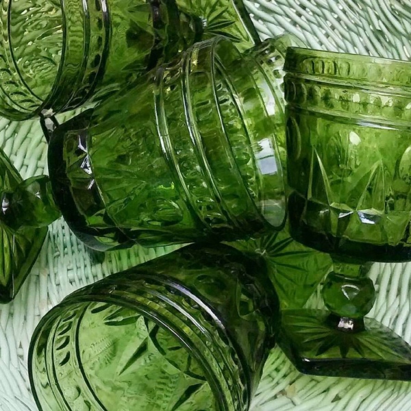 治愈系绿色护眼的微信聊天背景图