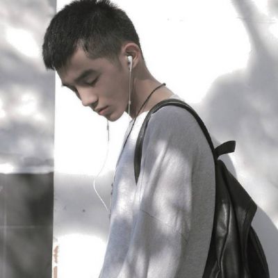 酷酷的帅气男生微信头像