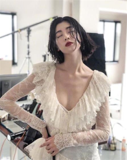周杰伦新歌MV女主三吉彩花短发个性图片素材