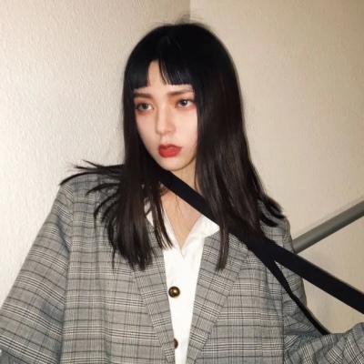 酷酷的成熟女生个性微信头像