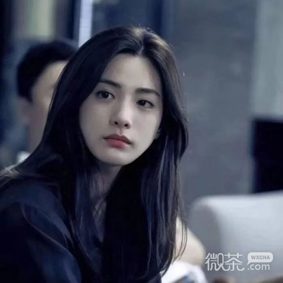 微信唯美阳光性感长发女生头像