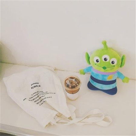 小清新风景女生微信聊天背景图片