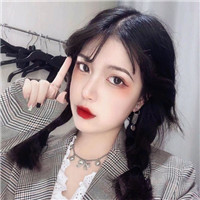 化完妆后的女生微信头像
