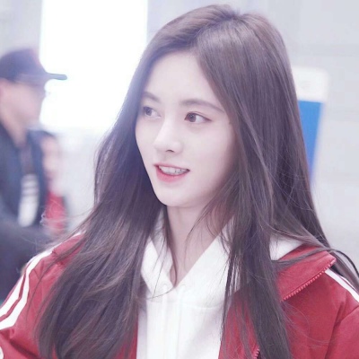 可爱的萌妹子有点调皮的美女微信头像