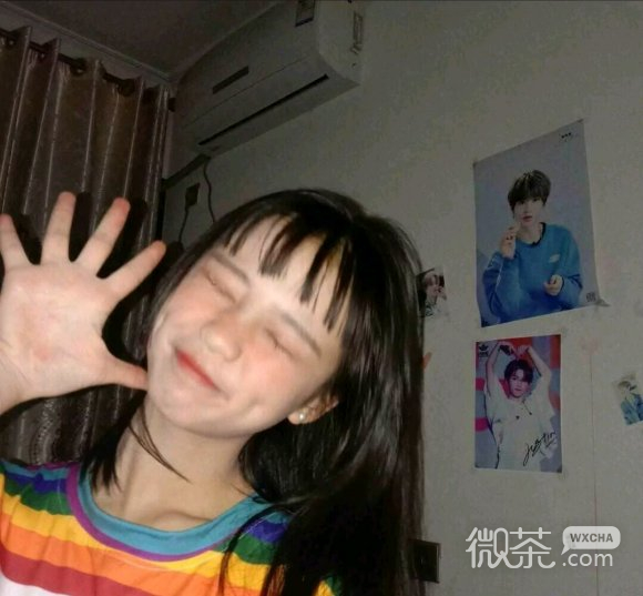 深沉唯美阳光性感女生头像