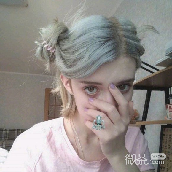 深沉唯美阳光性感女生头像