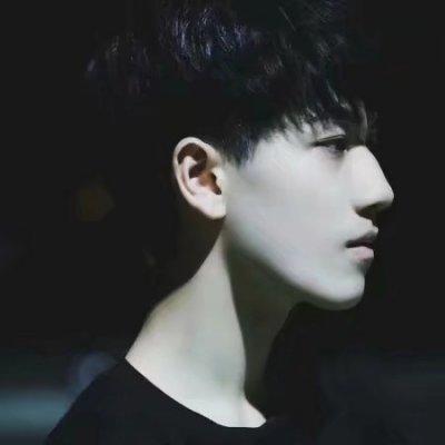 凄美忧伤孤独男女伤感微信头像