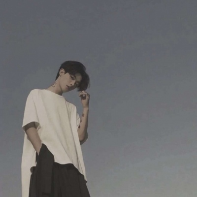清新文艺干净的男生微信头像