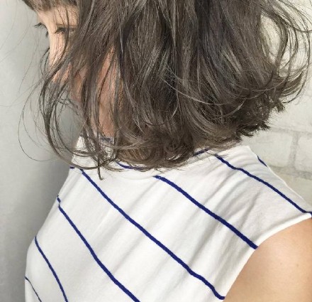 短发女生霸气超拽图片素材